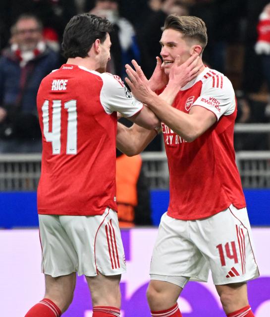 (260121) -- MILAN, Jan. 21, 2026 (Xinhua) -- Arsenal's Viktor Gyokeres (R) celebrates his goal with teammate Declan Rice during the UEFA Champions League match between Inter Milan and Arsenal in Milan, Italy, Jan. 20, 2026. (Photo by Alberto Lingria/Xinhua)