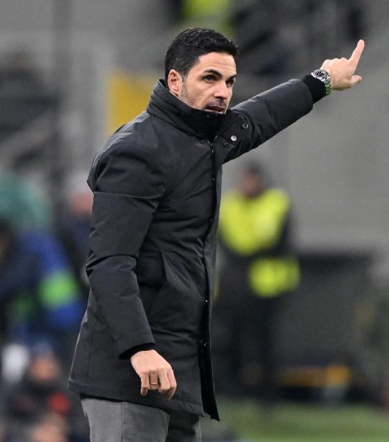 (260121) -- MILAN, Jan. 21, 2026 (Xinhua) -- Arsenal's head coach Mikel Arteta gestures during the UEFA Champions League match between Inter Milan and Arsenal in Milan, Italy, Jan. 20, 2026. (Photo by Alberto Lingria/Xinhua)