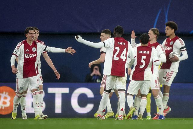 (260121) -- VILA-REAL, Jan. 21, 2026 (Xinhua) -- Players of Ajax celebrate a goal during the UEFA Champions League match between Villarreal and Ajax at La Ceramica Stadium in Vila-real, Spain, Jan. 20, 2026. (Str/Xinhua)