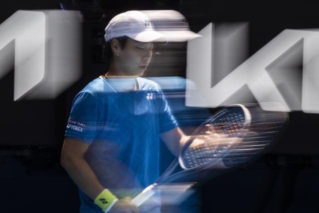 (260121) -- MELBOURNE, Jan. 21, 2026 (Xinhua) -- Bai Zhuoxuan of China reacts during the women's singles 2nd round match against Aryna Sabalenka of Belarus at the Australian Open tennis tournament in Melbourne, Australia, Jan. 21, 2026. (Photo by Hu Jingchen/Xinhua)