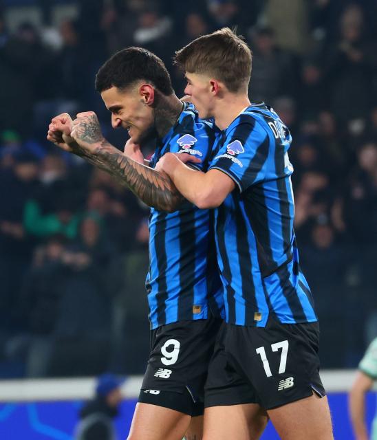 (260122) -- BERGAMO, Jan. 22, 2026 (Xinhua) -- Atalanta's Gianluca Scamacca (L) celebrates his goal with teammate Charles De Katelaere during the UEFA Champions League match between Atalanta and Athletic Club in Bergamo, Italy, Jan. 21, 2026. (Xinhua)