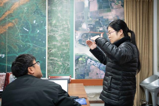 (260122) -- MA'ANSHAN, Jan. 22, 2026 (Xinhua) -- Archaeologists work at the research station of the Lingjiatan relics site in Hanshan County, Ma'anshan, east China's Anhui Province, Dec. 24, 2025. The Lingjiatan relics site in east China's Anhui is a Neolithic settlement dating back 5,300 to 5,800 years, with an area of about 1.6 million square meters. 
  Since its discovery in 1985, 17 excavations have been carried out on Lingjiatan. More than 4,000 exquisite relics such as jade wares, stone artifacts and potteries have been unearthed from the site.
  Archaeologists believe that Lingjiatan predates Liangzhu Culture, a testament to the 5,000-year-old Chinese civilization, and has a successive relationship with it. (Xinhua/Zhang Duan)