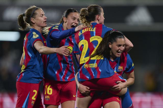 (260122) -- CASTELLON, Jan. 22, 2026 (Xinhua) -- Ona Batlle (2nd R) of Barcelona celebrates a goal with teammates during the Spanish Women Super Cup Match between Barcelona and Athletic Bilbao at Castallia Stadium in Castellon , Spain, Jan. 21, 2026. (Photo by Pablo Morano/Xinhua)