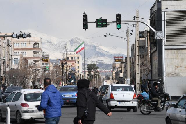 (260122) -- TEHRAN, Jan. 22, 2026 (Xinhua) -- This photo taken on Jan. 21, 2026 shows a view of a street in Tehran, Iran. (Xinhua/Shadati)