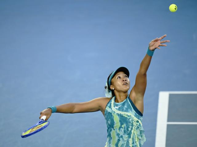 (260122) -- MELBOURNE, Jan. 22, 2026 (Xinhua) -- Osaka Naomi serves during the women's singles 2nd round match between Osaka Naomi of Japan and Sorana Cirstea of Romania at the Australian Open tennis tournament in Melbourne, Australia, Jan. 22, 2026. (Photo by Wang Shen/Xinhua)