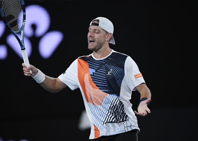 (260122) -- MELBOURNE, Jan. 22, 2026 (Xinhua) -- James Duckworth of Australia reacts during the men's singles 2nd round match between Jannik Sinner of Italy and James Duckworth of Australia at the Australian Open tennis tournament in Melbourne, Australia, Jan. 22, 2026. (Photo by Wang Shen/Xinhua)