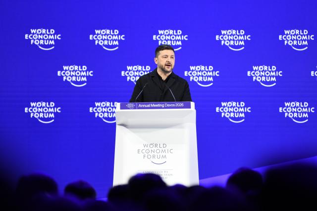 (260122) -- DAVOS, Jan. 22, 2026 (Xinhua) -- Ukrainian President Volodymyr Zelensky speaks at the World Economic Forum (WEF) Annual Meeting 2026 in Davos, Switzerland, Jan. 22, 2026. (Xinhua/Lian Yi)