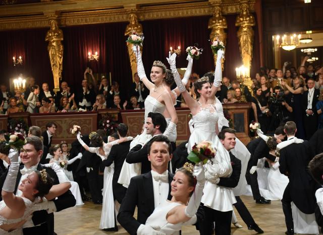 (260123) -- VIENNA, Jan. 23, 2026 (Xinhua) -- Debutants attend the 83rd Vienna Philharmonic Ball in Vienna, Austria, Jan. 22, 2026. (Xinhua/He Canling)