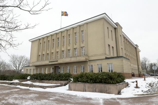 (260123) -- MARIEHAMN, Jan. 23, 2026 (Xinhua) -- This photo taken on Jan. 22, 2026 shows the city hall building in Mariehamn, capital of Finland's autonomous Aland Islands. Aland Islands is an autonomous, demilitarized archipelago belonging to Finland, located at the entrance to the Gulf of Bothnia in the Baltic Sea between Finland and Sweden. Its capital Mariehamn, known for the seafaring heritage and port culture, is also a key stop in the Baltic Sea transport network. (Photo by Matti Matikainen/Xinhua)