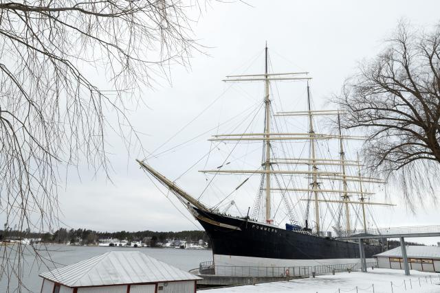 (260123) -- MARIEHAMN, Jan. 23, 2026 (Xinhua) -- This photo taken on Jan. 22, 2026 shows the four-masted sailing ship Pommern, a well-known attraction in Mariehamn, capital of Finland's autonomous Aland Islands. Aland Islands is an autonomous, demilitarized archipelago belonging to Finland, located at the entrance to the Gulf of Bothnia in the Baltic Sea between Finland and Sweden. Its capital Mariehamn, known for the seafaring heritage and port culture, is also a key stop in the Baltic Sea transport network. (Photo by Matti Matikainen/Xinhua)