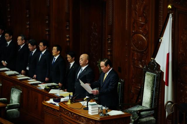 (260123) -- TOKYO, Jan. 23, 2026 (Xinhua) -- Fukushiro Nukaga (1st R), speaker of Japan's House of Representatives, speaks during a plenary session of the lower house in Tokyo, Japan, Jan. 23, 2026. Japan's House of Representatives was formally dissolved on Friday at the outset of the ordinary parliamentary session.
   The general election is set for Feb. 8, with official campaigning starting on Jan. 27, creating a mere 16-day campaign period, the shortest in Japan's postwar history. (Xinhua/Jia Haocheng)