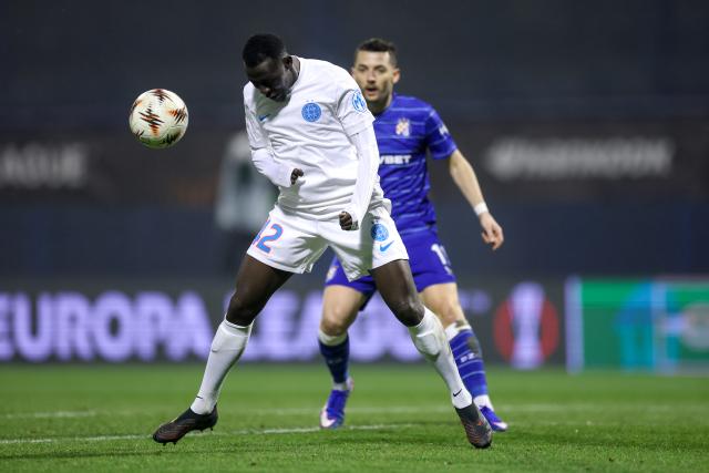 (260123) -- ZAGREB, Jan. 23 (Xinhua) -- Baba Alhassan (front) of FCSB and Arber Hoxha of Dinamo compete for the ball during the UEFA Europa League 2025/26 League Phase match between GNK Dinamo and FCSB in Zagreb, Croatia, Jan. 22, 2026. (Photo by Igor Kralj/PIXSELL via Xinhua)