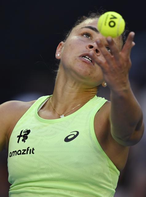 (260122) -- MELBOURNE, Jan. 23, 2026 (Xinhua) -- Jasmine Paolini of Italy serves during the women's singles 3rd round match against Iva Jovic of the United States at the Australian Open tennis tournament in Melbourne, Australia, Jan. 23, 2026. (Photo by Wang Shen/Xinhua)