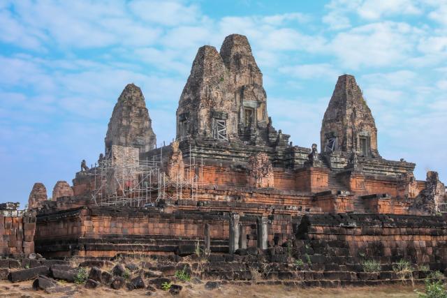 (260123) -- SIEM REAP, Jan. 23, 2026 (Xinhua) -- This photo taken on Jan. 21, 2026 shows the Pre Rup temple in Siem Reap province, Cambodia. Archaeologists have been restoring the ruined brick tower and laterite floor of Pre Rup temple in Cambodia's famed Angkor Archaeological Park, the APSARA National Authority (ANA) said in a news release on Friday. (ANA/Handout via Xinhua)
