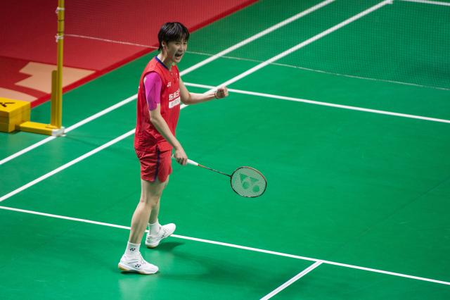 (260123) -- JAKARTA, Jan. 23, 2026 (Xinhua) -- Chen Yufei of China celebrates scoring during the women's singles quarterfinal match between Chen Yufei of China and Pusarla V. Sindhu of India at the Indonesia Masters 2026 badminton tournament in Jakarta, Indonesia, Jan. 23, 2026. (Xinhua/Veri Sanovri)