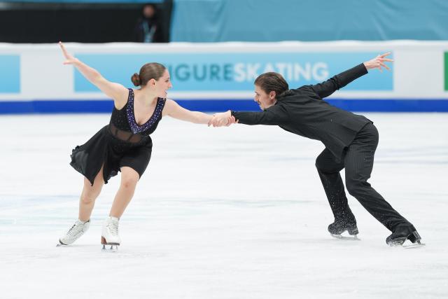 (260123) -- BEIJING, Jan. 23, 2026 (Xinhua) -- Oona Brown (L)/Gage Brown of the United States perform during the ice dance free dance at the ISU Four Continents Figure Skating Championships in Beijing, China, Jan. 23, 2026. (Xinhua/Xie Han)