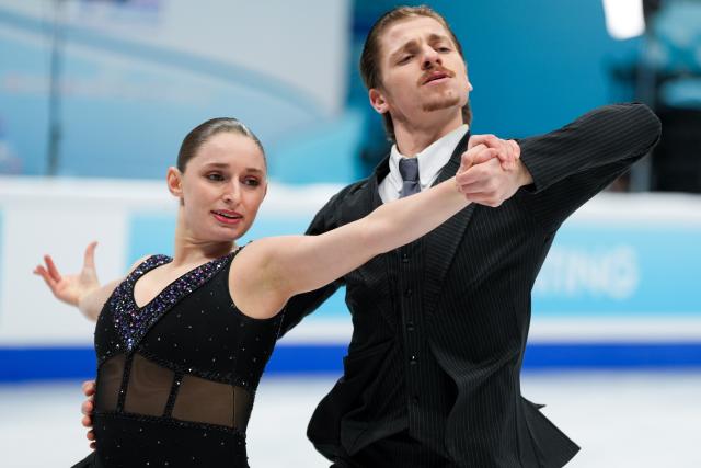 (260123) -- BEIJING, Jan. 23, 2026 (Xinhua) -- Oona Brown (L)/Gage Brown of the United States perform during the ice dance free dance at the ISU Four Continents Figure Skating Championships in Beijing, China, Jan. 23, 2026. (Xinhua/Xie Han)