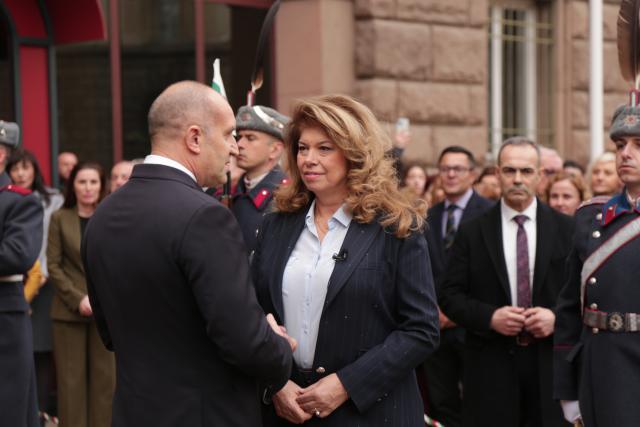(260123) -- SOFIA, Jan. 23, 2026 (Xinhua) -- Rumen Radev (L) communicates with Iliana Iotova outside the presidential building in Sofia, Bulgaria, Jan. 23, 2026. The Constitutional Court of the Republic of Bulgaria on Friday approved the resignation of President Rumen Radev, which he submitted on Tuesday, the court said on its website.
   According to the Bulgarian Constitution, Vice President Iliana Iotova will assume the presidency for the remainder of the term, which expires in January 2027. (Xinhua/Lin Hao)