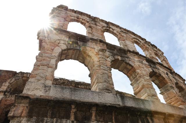 (260124) -- VERONA, Jan. 24, 2026 (Xinhua) -- This photo taken on May 6, 2025 shows Arena di Verona in Verona, Italy, The 2026 Milan-Cortina Olympic Winter Games will run from February 6 to 22. (Xinhua/Li Jing)