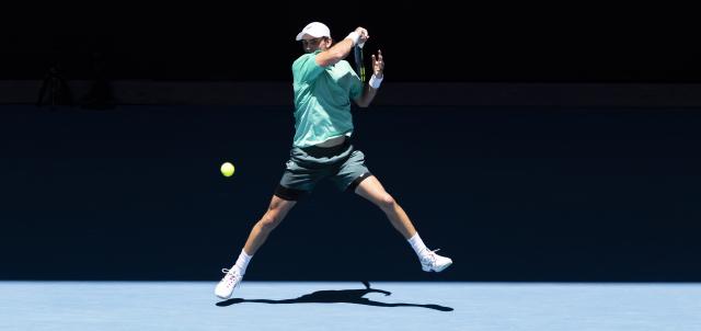 (260124) -- MELBOURNE, Jan. 24, 2026 (Xinhua) -- Eliot Spizzirri of the United States competes during the men's singles 3rd round match between Jannik Sinner of Italy and Eliot Spizzirri of the United States at the Australian Open tennis tournament in Melbourne, Australia, Jan. 24, 2026. (Photo by Hu Jingchen/Xinhua)
