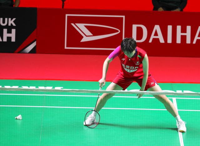 (260124) -- JAKARTA, Jan. 24, 2026 (Xinhua) -- Chen Yufei of China reacts during the women's singles semifinal match against Okuhara Nozomi of Japan at the Indonesia Masters 2026 badminton tournament in Jakarta, Indonesia, Jan. 24, 2026. (Xinhua/Cen Yunpeng)
