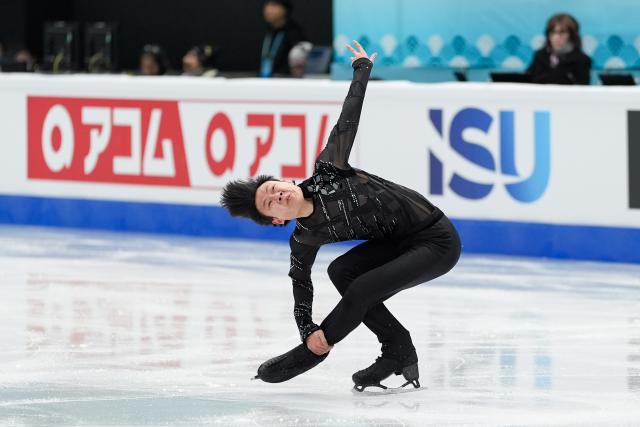 (260124) -- BEIJING, Jan. 24, 2026 (Xinhua) -- Peng Zhiming of China competes during the men's short program at the ISU Four Continents Figure Skating Championships in Beijing, China, Jan. 24, 2026. (Xinhua/Xie Han)