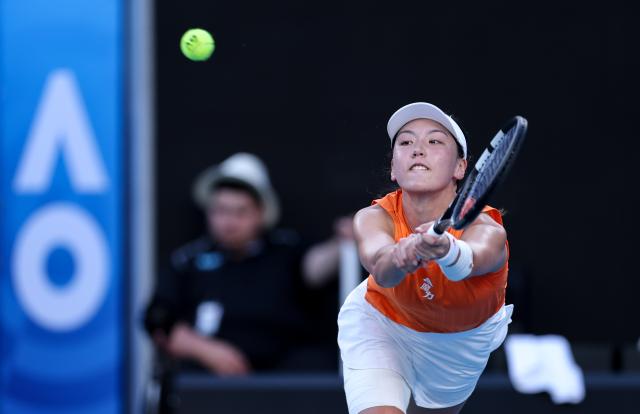 (260124) -- MELBOURNE, Jan. 24, 2026 (Xinhua) -- Wang Xinyu hits a return during the women's singles 3rd round match between Wang Xinyu of China and Linda Noskova of the Czech Republic at the Australian Open 2026 tennis tournament in Melbourne, Australia, Jan. 24, 2026. (Xinhua/Ma Ping)