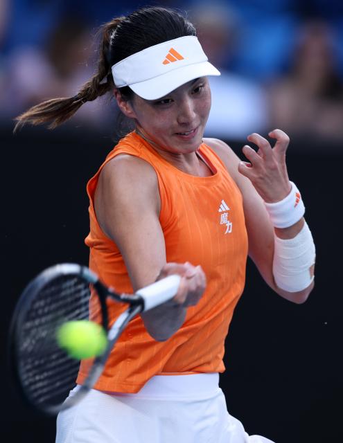 (260124) -- MELBOURNE, Jan. 24, 2026 (Xinhua) -- Wang Xinyu hits a return during the women's singles 3rd round match between Wang Xinyu of China and Linda Noskova of the Czech Republic at the Australian Open 2026 tennis tournament in Melbourne, Australia, Jan. 24, 2026. (Xinhua/Ma Ping)
