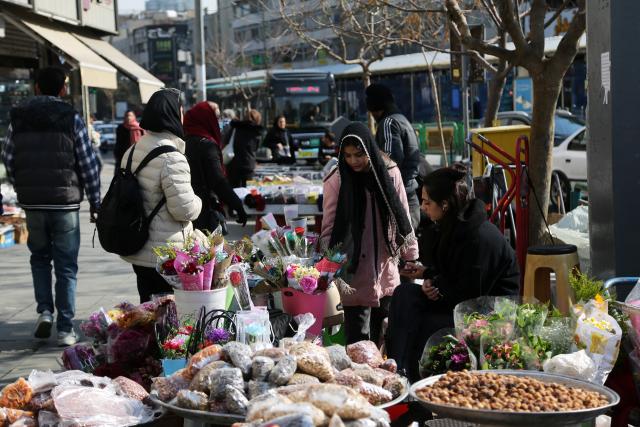 (260124) -- TEHRAN, Jan. 24, 2026 (Xinhua) -- This photo taken on Jan. 24, 2026 shows a street view in Tehran, Iran. (Xinhua)