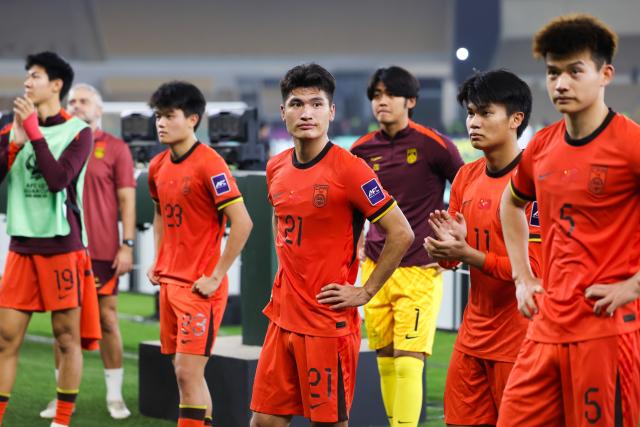 (260124) -- JEDDAH, Jan. 24, 2026 (Xinhua) -- Players of China react after the 2026 AFC U23 Asian Cup final match between China and Japan in Jeddah, Saudi Arabia, Jan. 24, 2026. (Xinhua/Wang Haizhou)