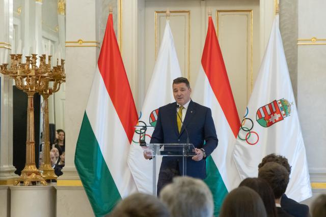 (260125) -- BUDAPEST, Jan. 25, 2026 (Xinhua) -- Zsolt Gyulai, President of Hungarian Olympic Committee, speaks during an oath-taking ceremony for the upcoming Milan-Cortina 2026 Winter Olympic Games in Budapest, Hungary, on Jan. 24, 2026. (Photo by Attila Volgyi/Xinhua)