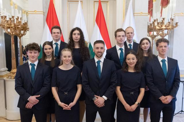 (260125) -- BUDAPEST, Jan. 25, 2026 (Xinhua) -- Members of the Hungarian Winter Olympic Team pose during an oath-taking ceremony for the upcoming Milan-Cortina 2026 Winter Olympic Games in Budapest, Hungary, on Jan. 24, 2026. (Photo by Attila Volgyi/Xinhua)