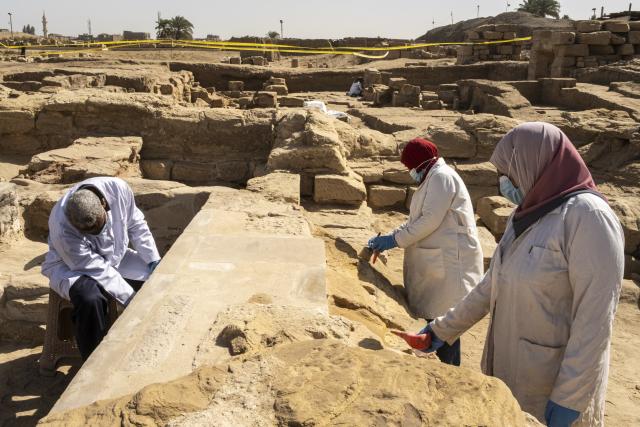 (260125) -- LUXOR, Jan. 25, 2026 (Xinhua) -- Staff members work at the Montu Temple precinct in the Karnak Temple Complex in Luxor, Egypt, Jan. 24, 2026. An Egyptian-Chinese archaeological mission announced on Saturday that the team has uncovered an ancient "sacred lake" at the Montu Temple precinct in the Karnak Temple Complex in Luxor, a city renowned for its rich monuments in southern Egypt.
   TO GO WITH "Roundup: Egyptian-Chinese archaeologists uncover ancient "sacred lake" in S. Egypt" (Xinhua/Xin Mengchen)