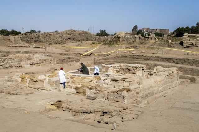 (260125) -- LUXOR, Jan. 25, 2026 (Xinhua) -- Staff members work at the Montu Temple precinct in the Karnak Temple Complex in Luxor, Egypt, Jan. 24, 2026. An Egyptian-Chinese archaeological mission announced on Saturday that the team has uncovered an ancient "sacred lake" at the Montu Temple precinct in the Karnak Temple Complex in Luxor, a city renowned for its rich monuments in southern Egypt.
   TO GO WITH "Roundup: Egyptian-Chinese archaeologists uncover ancient "sacred lake" in S. Egypt" (Xinhua/Xin Mengchen)