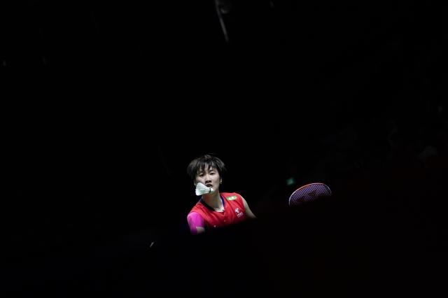 (260125) -- JAKARTA, Jan. 25, 2026 (Xinhua) -- Chen Yufei hits a return during the women's singles final match against Pitchamon Opatniputh of Thailand at the Indonesia Masters 2026 badminton tournament in Jakarta, Indonesia, Jan. 25, 2026. (Xinhua/Veri Sanovri)