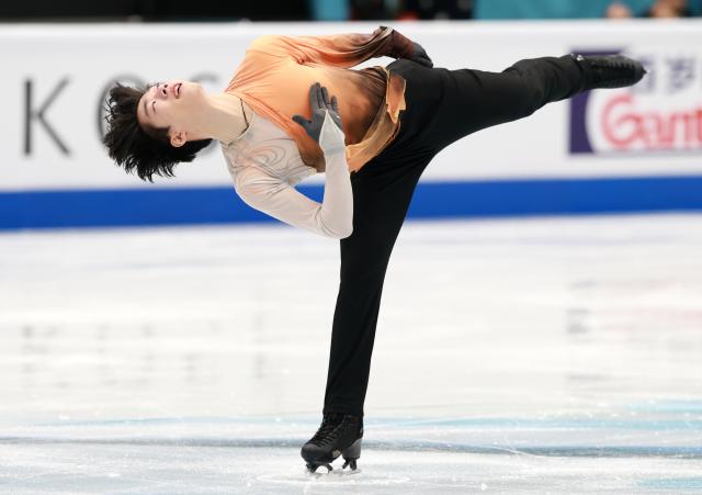 (260125) -- BEIJING, Jan. 25, 2026 (Xinhua) -- Chen Yudong of China performs during the men's free skating at the ISU Four Continents Figure Skating Championships in Beijing, China, Jan. 25, 2026. (Xinhua/Zhang Chenlin)