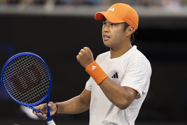 (260125) -- MELBOURNE, Jan. 25, 2026 (Xinhua) -- Learner Tien celebrates winning the men's singles 4th round match between Daniil Medvedev of Russia and Learner Tien of the United States at the Australian Open tennis tournament in Melbourne, Australia, Jan. 25, 2026. (Photo by Hu Jingchen/Xinhua)