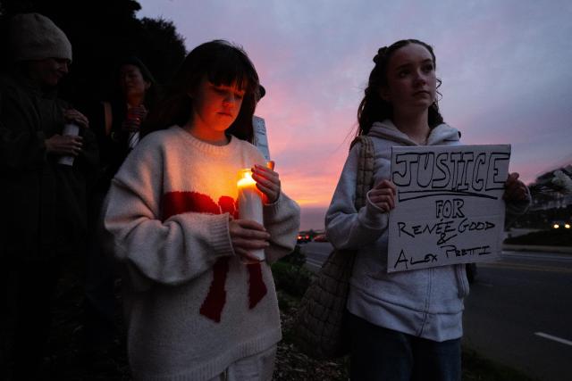 (260126) -- SAN FRANCISCO, Jan. 26, 2026 (Xinhua) -- People attend a candlelight vigil held for Alex Pretti in San Francisco, California, the United States, on Jan. 25, 2026. A Minnesota resident was fatally shot by federal law enforcement agents on Saturday.
   The victim, Alex Jeffrey Pretti, was a 37-year-old intensive care unit nurse and U.S. citizen who lived in Minneapolis, the state's largest city. (Photo by Ziyu Julian Zhu/Xinhua)