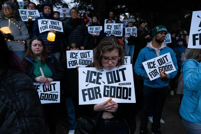 (260126) -- SAN FRANCISCO, Jan. 26, 2026 (Xinhua) -- People attend a candlelight vigil held for Alex Pretti in San Francisco, California, the United States, on Jan. 25, 2026. A Minnesota resident was fatally shot by federal law enforcement agents on Saturday.
   The victim, Alex Jeffrey Pretti, was a 37-year-old intensive care unit nurse and U.S. citizen who lived in Minneapolis, the state's largest city. (Photo by Ziyu Julian Zhu/Xinhua)