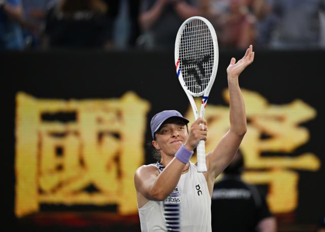 (260126) -- MELBOURNE, Jan. 26, 2026 (Xinhua) -- Iga Swiatek reacts after the women's singles 4th round match between Maddison Inglis of Australia and Iga Swiatek of Poland at the Australian Open tennis tournament in Melbourne, Australia, Jan. 26, 2026. (Photo by Wang Shen/Xinhua)
