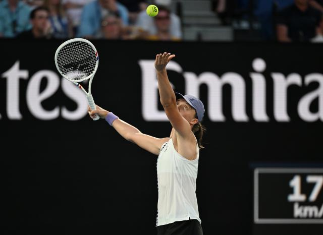(260126) -- MELBOURNE, Jan. 26, 2026 (Xinhua) -- Iga Swiatek serves during the women's singles 4th round match between Maddison Inglis of Australia and Iga Swiatek of Poland at the Australian Open tennis tournament in Melbourne, Australia, Jan. 26, 2026. (Photo by Wang Shen/Xinhua)