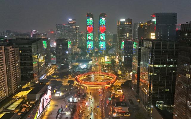 (260126) -- BEIJING, Jan. 26, 2026 (Xinhua) -- An aerial drone photo taken on Jan. 5, 2025 shows a night view of Chengdu, southwest China's Sichuan Province. The combined economic output of southwest China's Sichuan Province and Chongqing Municipality has exceeded 10 trillion yuan (about 1.44 trillion U.S. dollar) in 2025, accounting for approximately 7.2 percent of the national total. (Xinhua/Liu Kun)