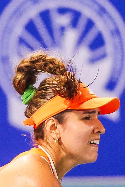 (260126) -- MANILA, Jan. 26, 2026 (Xinhua) -- Camila Osorio of Colombia competes during the women's singles round of 32 match between Camila Osorio of Colombia and Hosogi Sakura of Japan at the WTA Philippine Women's Open in Manila, the Philippines, Jan. 26, 2026. (Xinhua/Rouelle Umali)