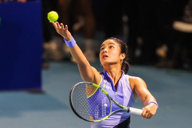 (260126) -- MANILA, Jan. 26, 2026 (Xinhua) -- Alexandra Eala of the Philippines serves during the women's singles round of 32 match between Alina Charaeva of Russia and Alexandra Eala of the Philippines at the WTA Philippine Women's Open in Manila, the Philippines, Jan. 26, 2026. (Xinhua/Rouelle Umali)