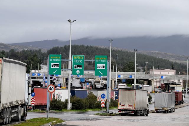 (260126) -- GEVGELIJA, Jan. 26, 2026 (Xinhua) -- Truck drivers block border terminals at Bogorodica border exit to Greece near Gevgelija, North Macedonia, on Jan. 26, 2026. Truck drivers on Monday blocked EU border terminals to protest the new Entry/Exit System (EES). (Photo by Tomislav Georgiev/Xinhua)