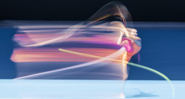 (260127) -- MELBOURNE, Jan. 27, 2026 (Xinhua) -- Aryna Sabalenka of Belarus hits a return during the women's singles quarterfinal match between Aryna Sabalenka of Belarus and Iva Jovic of the United States at the Australian Open tennis tournament in Melbourne, Australia, Jan. 27, 2026. (Photo by Hu Jingchen/Xinhua)