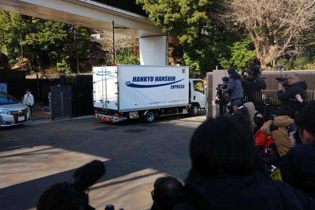 (260127) -- TOKYO, Jan. 27, 2026 (Xinhua) -- The twin giant pandas Xiao Xiao and Lei Lei depart the Ueno Zoological Gardens by truck in Tokyo, Japan, on Jan. 27, 2026. The last remaining two giant pandas in Japan on Tuesday left Tokyo's Ueno zoo for their return to China, marking the first time that there will be no pandas in Japan in around half a century.
   The twin pandas, Xiao Xiao and Lei Lei, were transported by truck from the Ueno Zoological Gardens to Narita Airport, where they were scheduled to board a flight back to China.
   Xiao Xiao and Lei Lei were born in 2021 to their mother Shin Shin and her mate, Ri Ri, which were returned to China in September 2024. Their elder sister, celebrity giant panda Xiang Xiang, returned to China in February 2023. (Xinhua/Jia Haocheng)