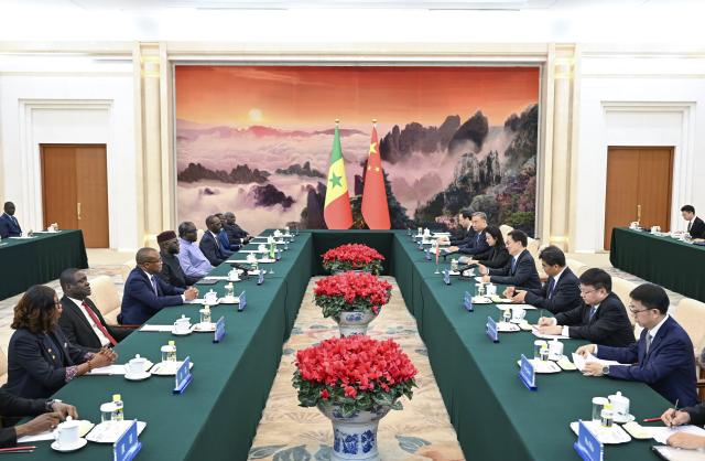 (260127) -- BEIJING, Jan. 27, 2026 (Xinhua) -- Chinese Vice President Han Zheng meets with Malick Ndiaye, the president of the Senegalese National Assembly, in Beijing, capital of China, Jan. 27, 2026. (Xinhua/Zhang Ling)