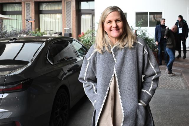 (260127) -- MILAN, Jan. 27, 2026 (Xinhua) -- Kirsty Coventry, President of International Olympic Committee (IOC), arrives at the hotel of the Olympic Family ahead of Milano Cortina 2026 Olympic Games in Milan, Italy, on Jan. 27, 2026. (Photo by Piero Cruciatti/Pool Photo via AFP)