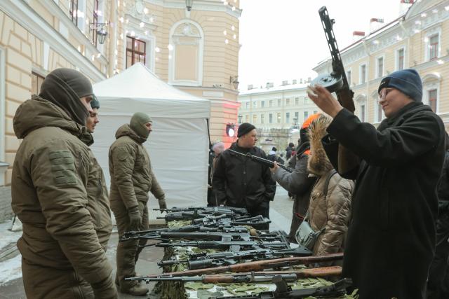 (260127) -- ST. PETERSBURG, Jan. 27, 2026 (Xinhua) -- Weapons used during the Great Patriotic War of the Soviet Union are on display on the streets of St. Petersburg, Russia, Jan. 27, 2026. A series of events are held in St. Petersburg on Jan. 27 to mark the 82nd anniversary of the victory in the Siege of Leningrad during the Great Patriotic War of the Soviet Union. (Photo by Irina Motina/Xinhua)